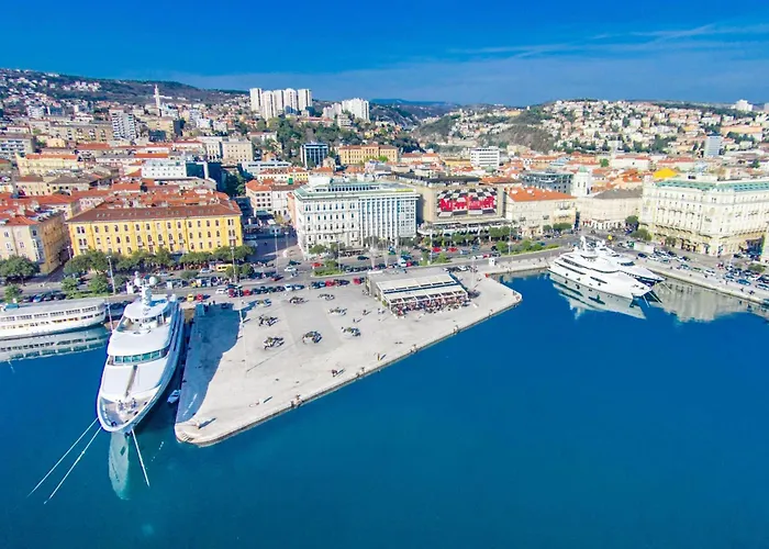 Apartments With Wifi Rijeka - 16539
