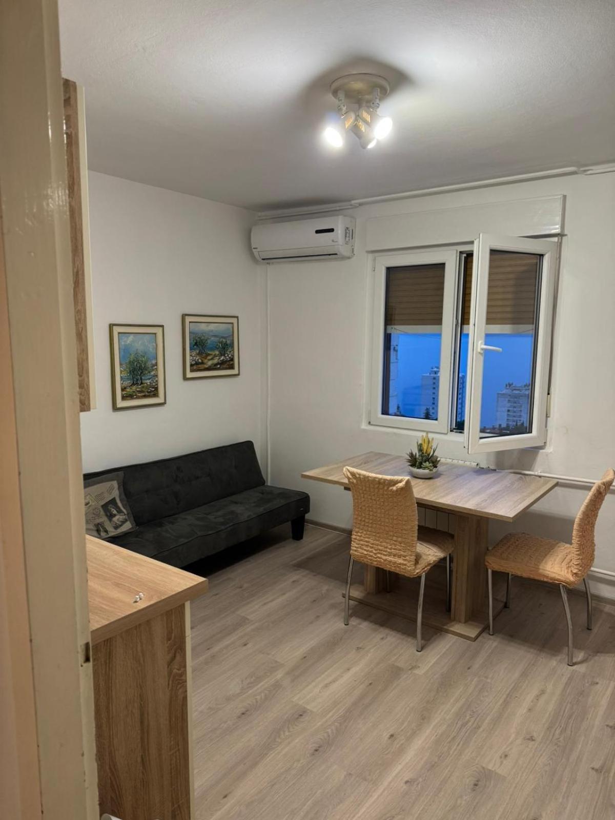 With Wifi - 16539 Apartment